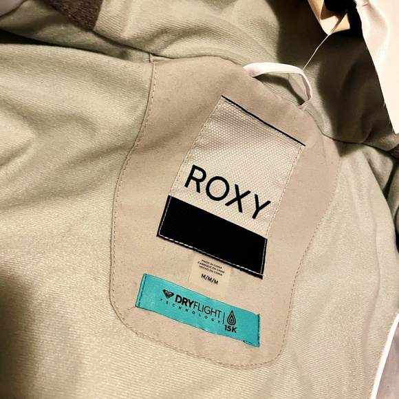 Roxy Winter Snowboarding Jacket - Picture 3 of 8